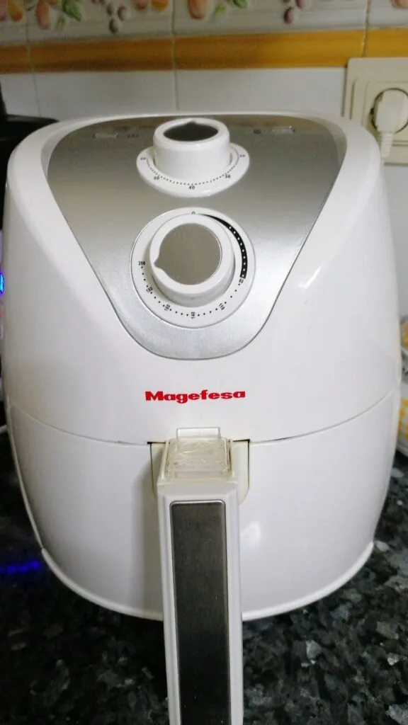 FREIDORAS DE AIRE Y MOLDES ( MARCAS)