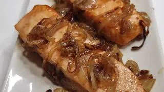 SALMÓN CON CEBOLLA CARAMELIZADA